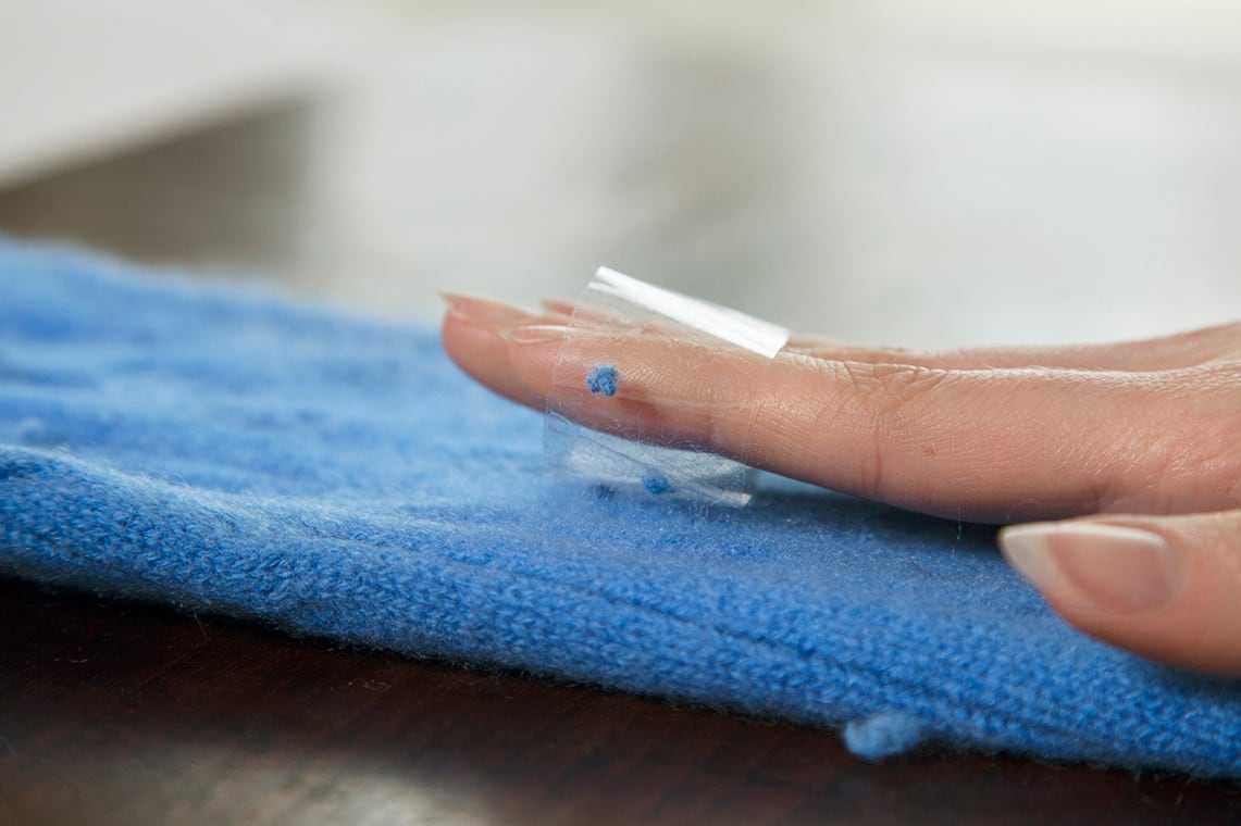 cleanipedia howtoremovebobblesfromclothes final for Ugh! That lint on my jeans