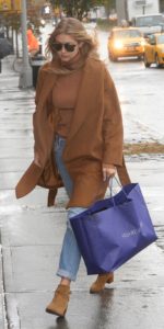 CELEBRITIES WHO SLEW BOYFRIEND JEANS! image 3