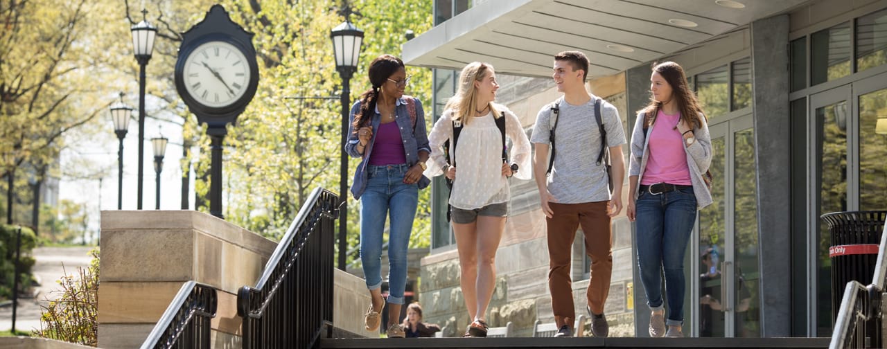 four walking Scranton for Top outfit that every teenager should try.
