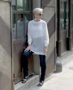 Meet the oldest fashion influencer and her styling! image 3