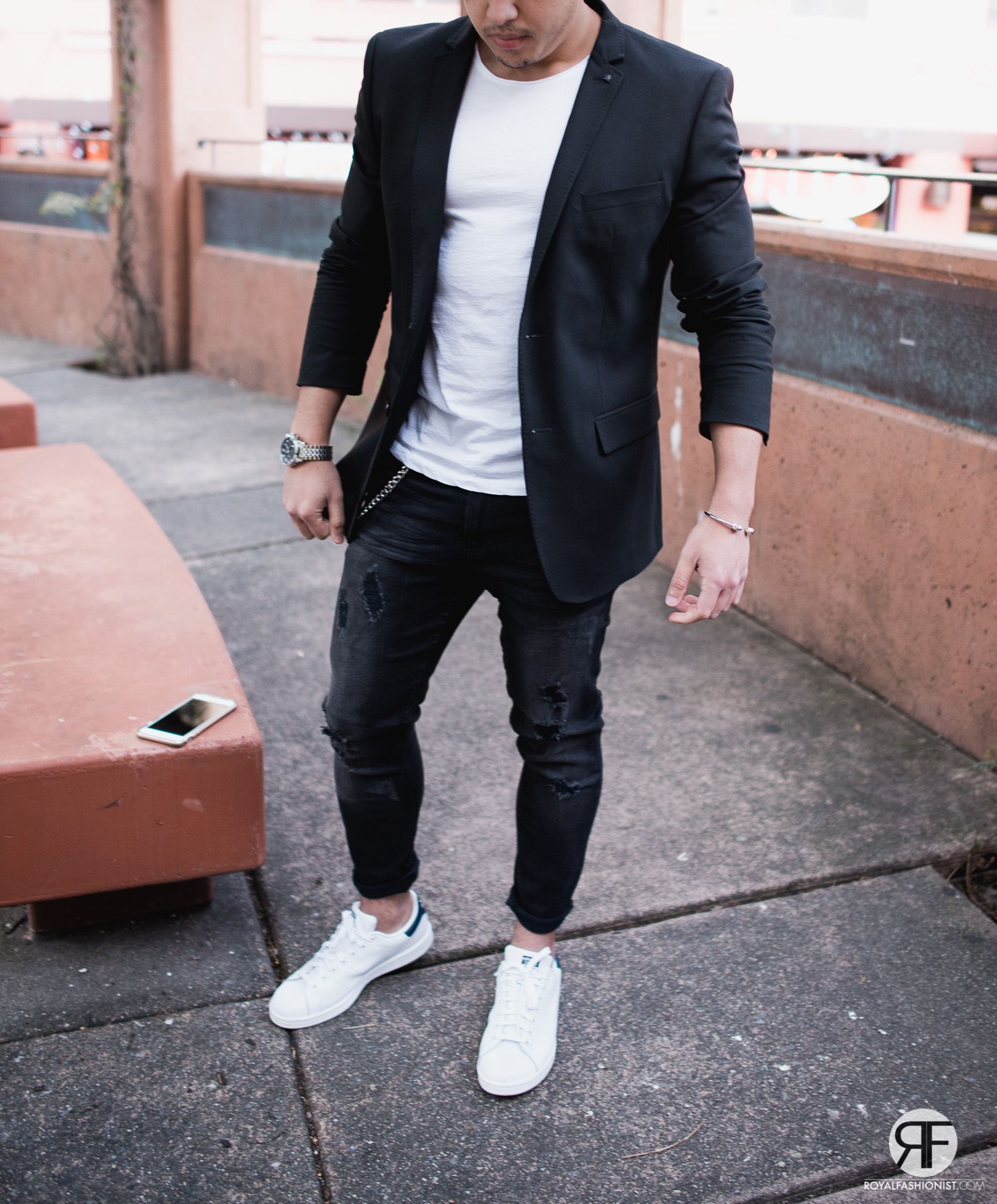 sneaker with jeans and blazzer