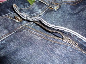 https://www.bespokejeans.co/media/catalog/product/cache/8568961b23469a30b3f7b368323bc2c6/z/i/zipper-fly-custom-made-jeans-make-your-own.jpg