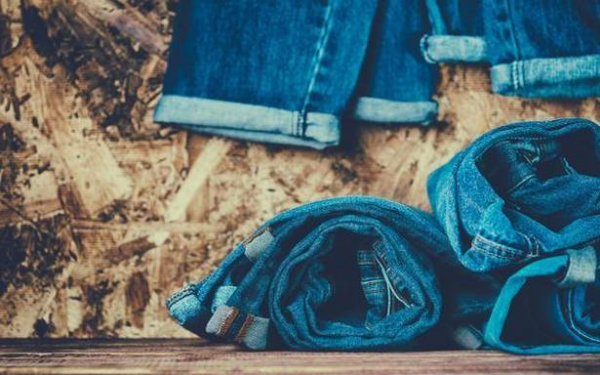 What are Sandblasting jeans?